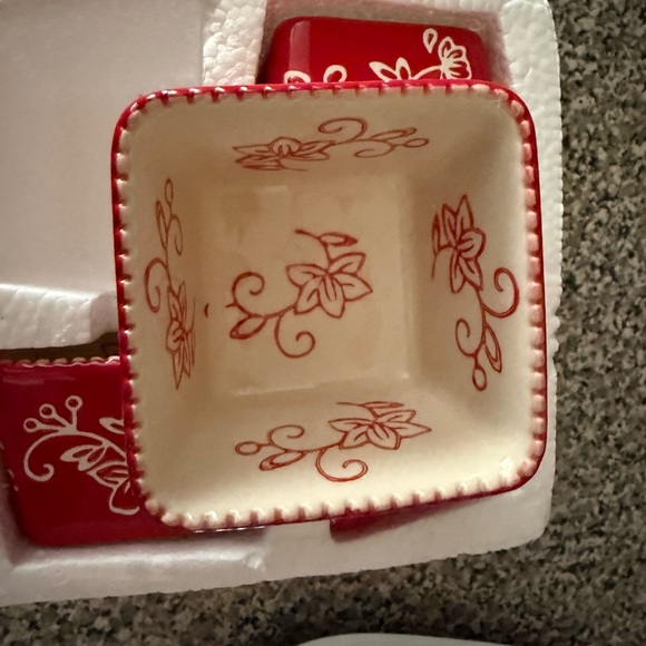 Temp-Tations Red Floral Bakeware Set - Picture 2 of 4